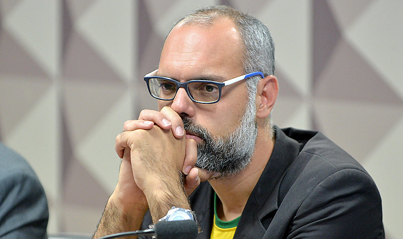 Allan dos Santos é acusado de ameaças à democracia e de disseminar fake news. Desde 2021, há um pedido do STF para extraditá-lo
