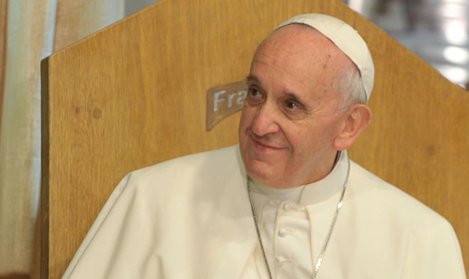 Pontífice afirmou que está 'acompanhando de perto' notícias sobre o incêndio e que rezará por 'forças em momento de dor'