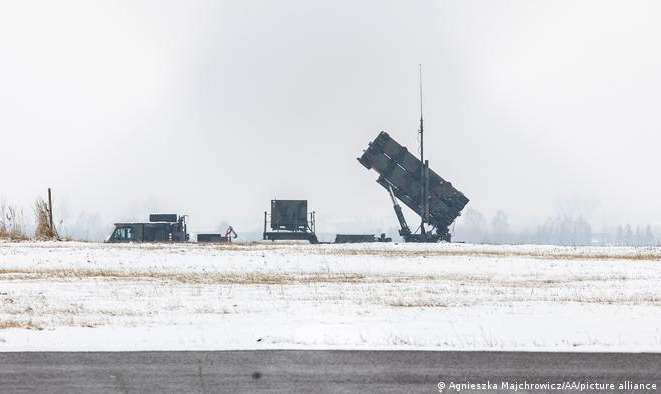 Berlim promete enviar sistemas Patriot, e ministro da Defesa polonês sugere que sejam instalados próximos da Ucrânia