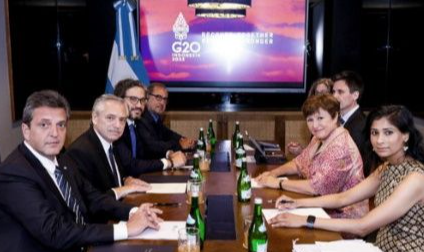 Presidente argentino Alberto Fernández manifestou postura em reunião com a diretora do Fundo, Kristalina Gueorguieva, durante a Cúpula do G20, na Indonésia