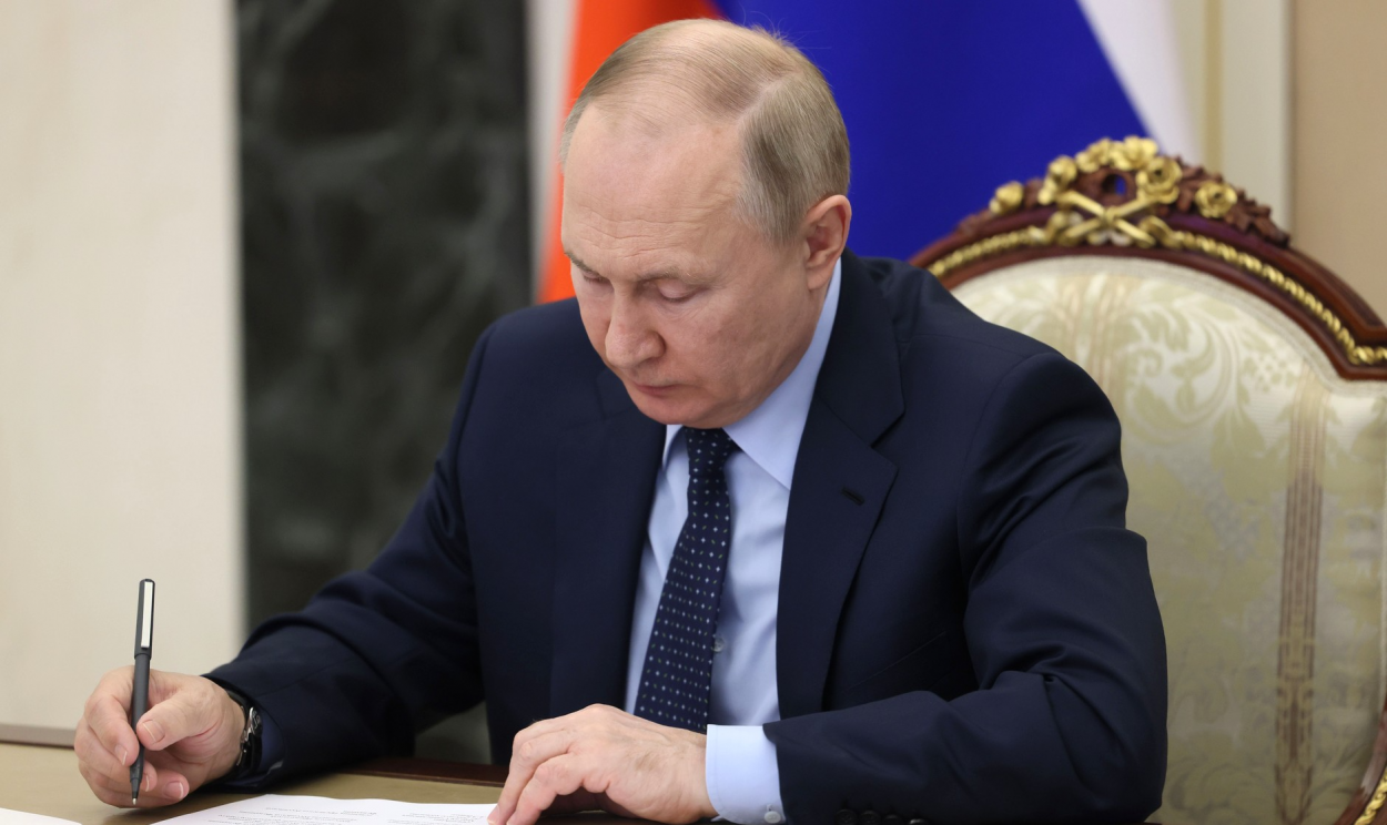 Para o presidente russo, expansão da aliança militar é 'artificial', declarando que a adesão não cria ameaças para Moscou
