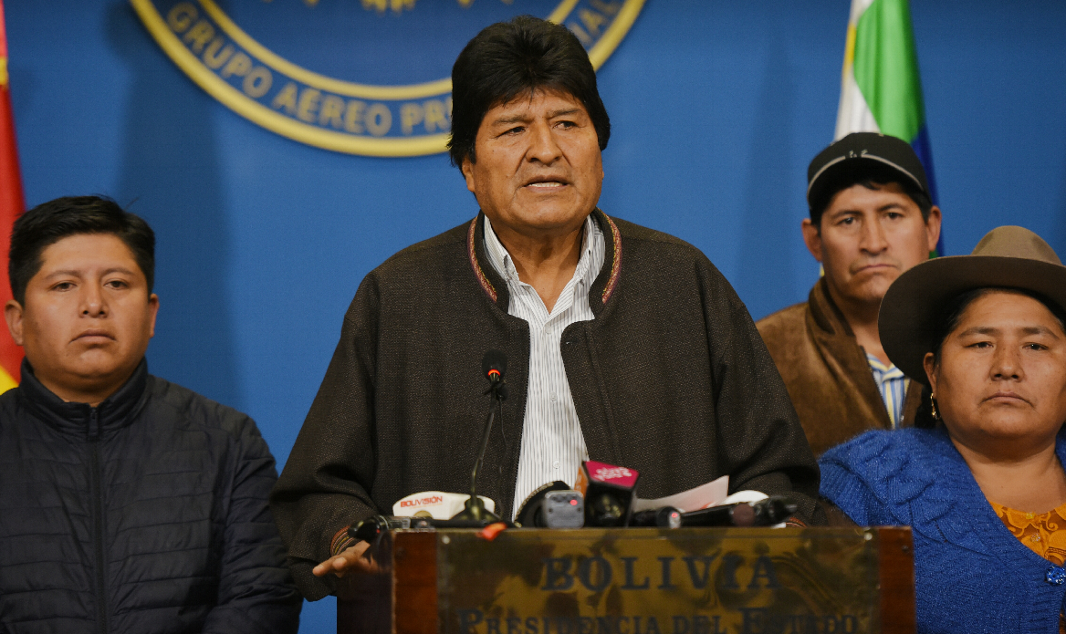 'Decidi convocar novas eleições nacionais que permitam ao povo boliviano eleger democraticamente suas novas autoridades', disse o presidente