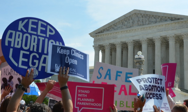 Legislação texana proíbe a interrupção voluntária da gravidez inclusive em casos de estupro ou incesto