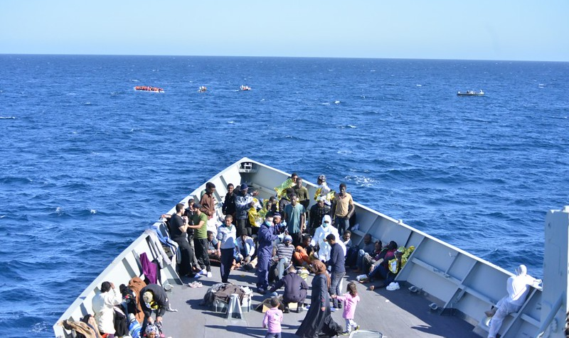 Grupo é composto de homens provenientes da Síria, Paquistão, Etiópia, Bangladesh e Egito, socorridos pela Guarda Costeira da Itália