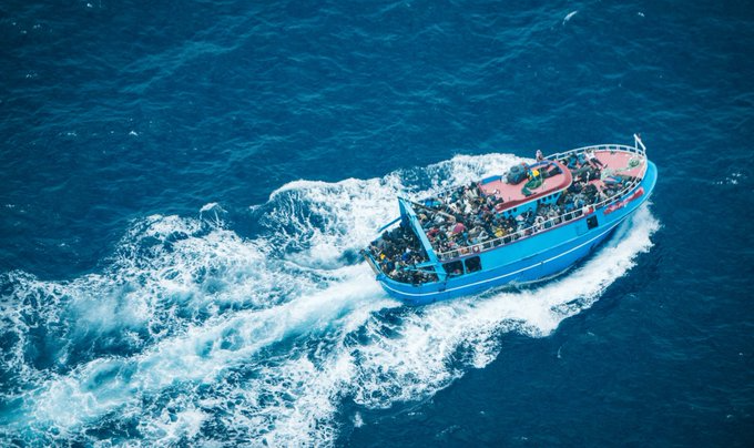 Mais uma vítima da pior tragédia no Mediterrâneo na última década foi encontrada; centenas de pessoas ainda estão desaparecidas