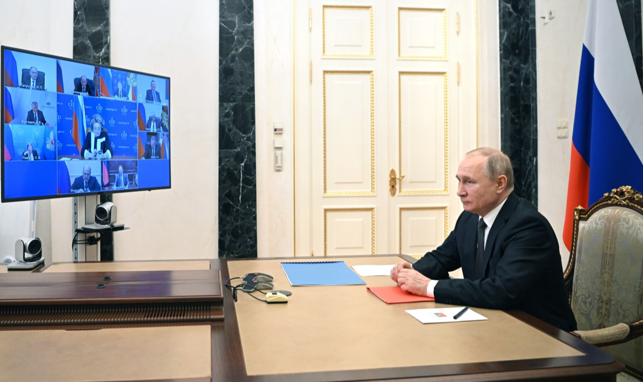 Para Giorgio Romano, sanções econômicas não são impedimentos para a Rússia, Putin 'está com a faca e queijo na mão'