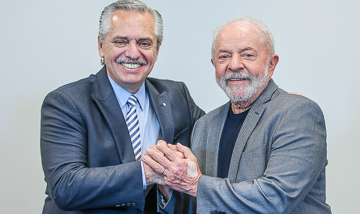 Analistas e dirigentes consideram Lula um líder regional e que esteve à altura das circunstâncias no Brasil