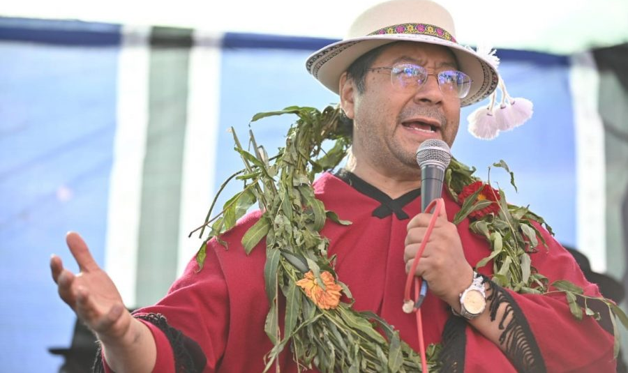 Luis Arce, do partido do ex-presidente Evo Morales, enviou carta à presidente interina Jeanine Áñez; segundo ele, cubanos demonstraram "total disposição" para trabalhar com Bolívia