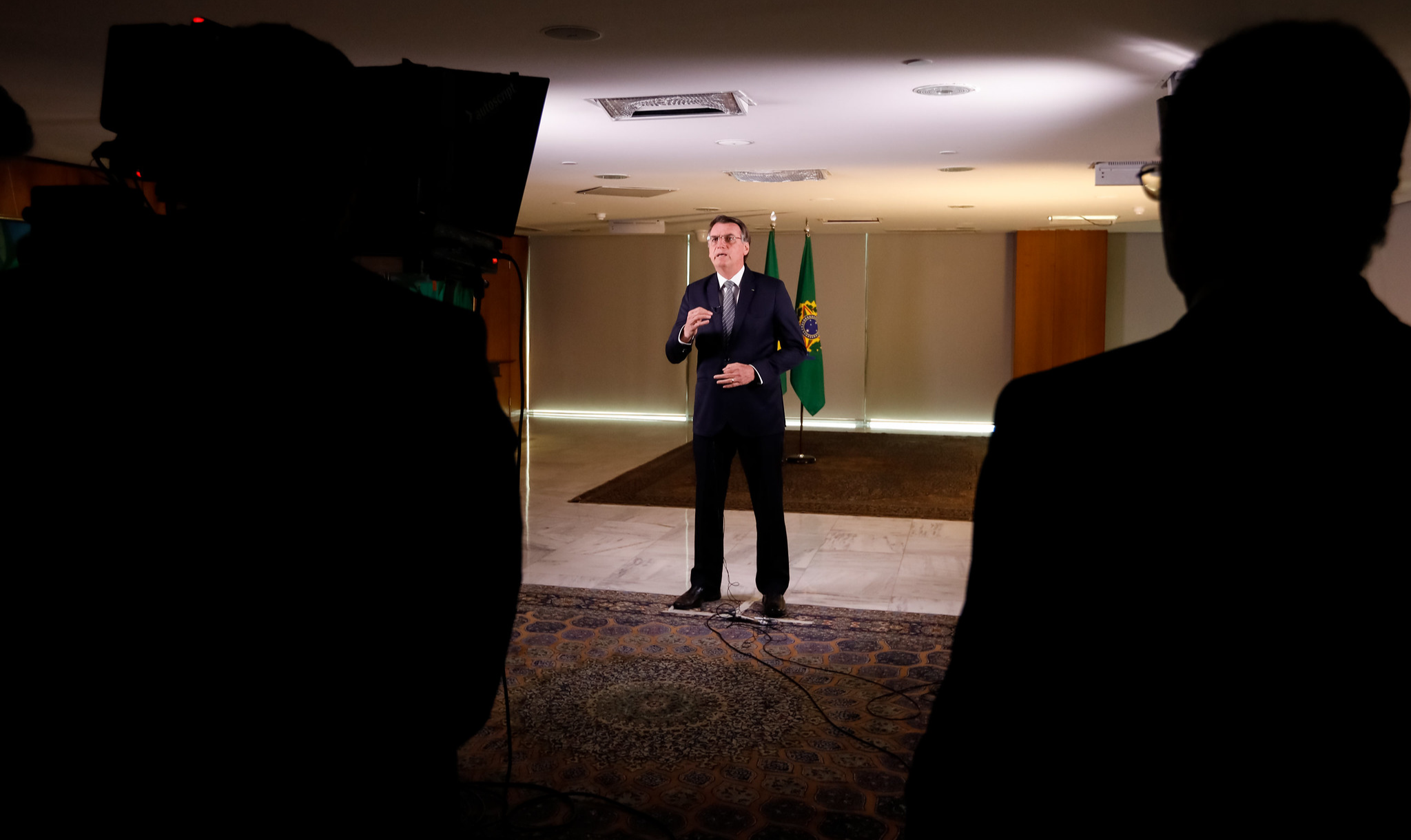 Bolsonaro destrói todos os dias a imagem do Brasil no mundo. Parece que ele não se importa com mais nada agora. Com quase nada