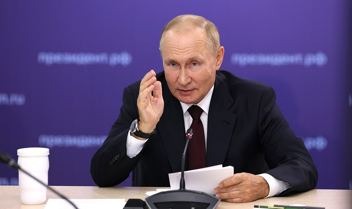 Líder russo diz que país está lutando contra o 'Ocidente coletivo' e ameaçou usar armas nucleares