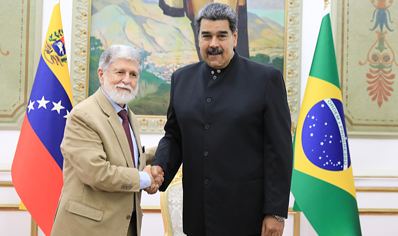 Encontro foi o primeiro contato de alto nível entre Brasília e Caracas desde que Lula chegou à Presidência