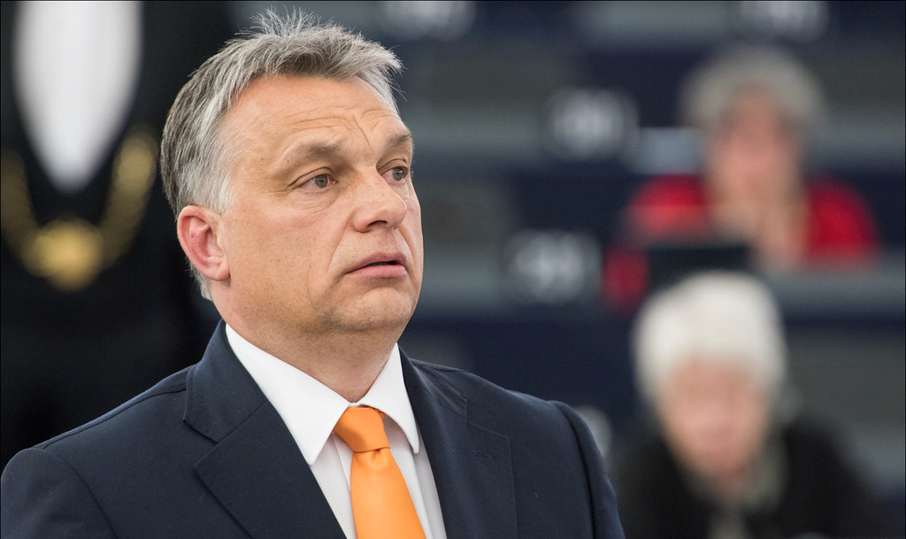 Prévia escolheu conservador bem posicionado nas pesquisas contra Orbán; líder da esquerda pede que oposição siga unida