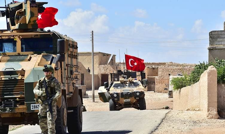 Com a retirada de tropas norte-americanas da região, a Turquia tinha lançado em outubro uma ofensiva contra a milícia curda