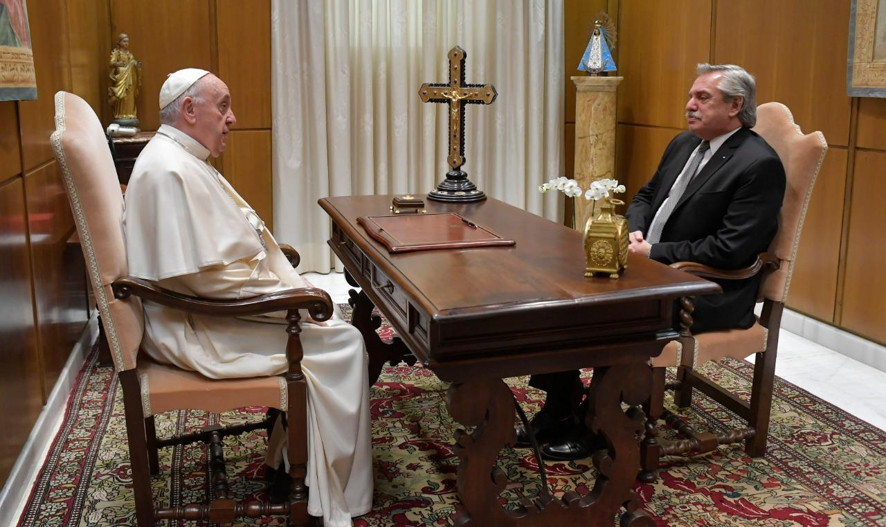 Esta é a segunda vez em que Alberto Fernández se encontra com papa, que é argentino; reunião durou 25 minutos