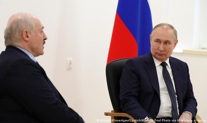 Presidente russo disse ter feito acordo com seu homólogo bielorrusso para estacionar dispositivos em seu território