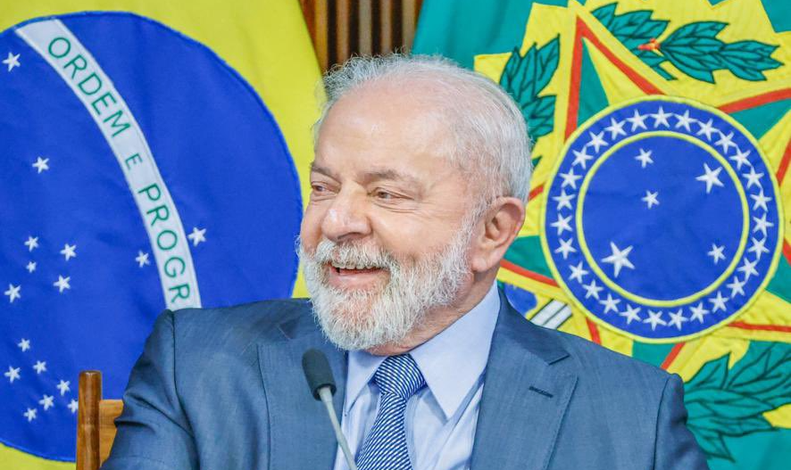Presidente brasileiro avalia ofertas de duas maiores potências; Dilma deve assumir presidência do NDB em Xangai