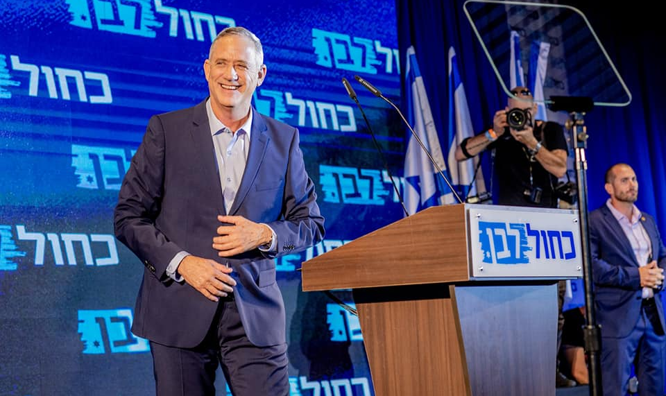 Coalizão liderada por Gantz chega a 57 assentos no Knesset; Netanyahu conquistou 55 assentos após se juntar com partidos da ultradireita