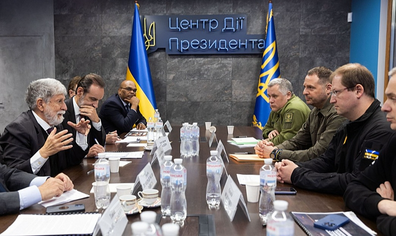 Chefe de gabinete de Zelensky diz que Ucrânia se opõe à tentativas de países terceiros mediarem conflito