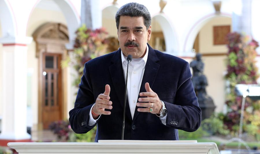 'O povo venezuelano está dando exemplo de preparação em sua consciência, disciplina, autocontrole, em sua capacidade de ação social, solidariedade e amor', disse Maduro