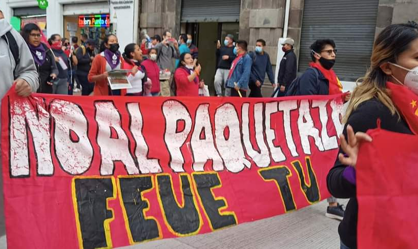 Equatorianos protestam contra o aumento do preço do combustível estabelecido pelo governo na semana anterior