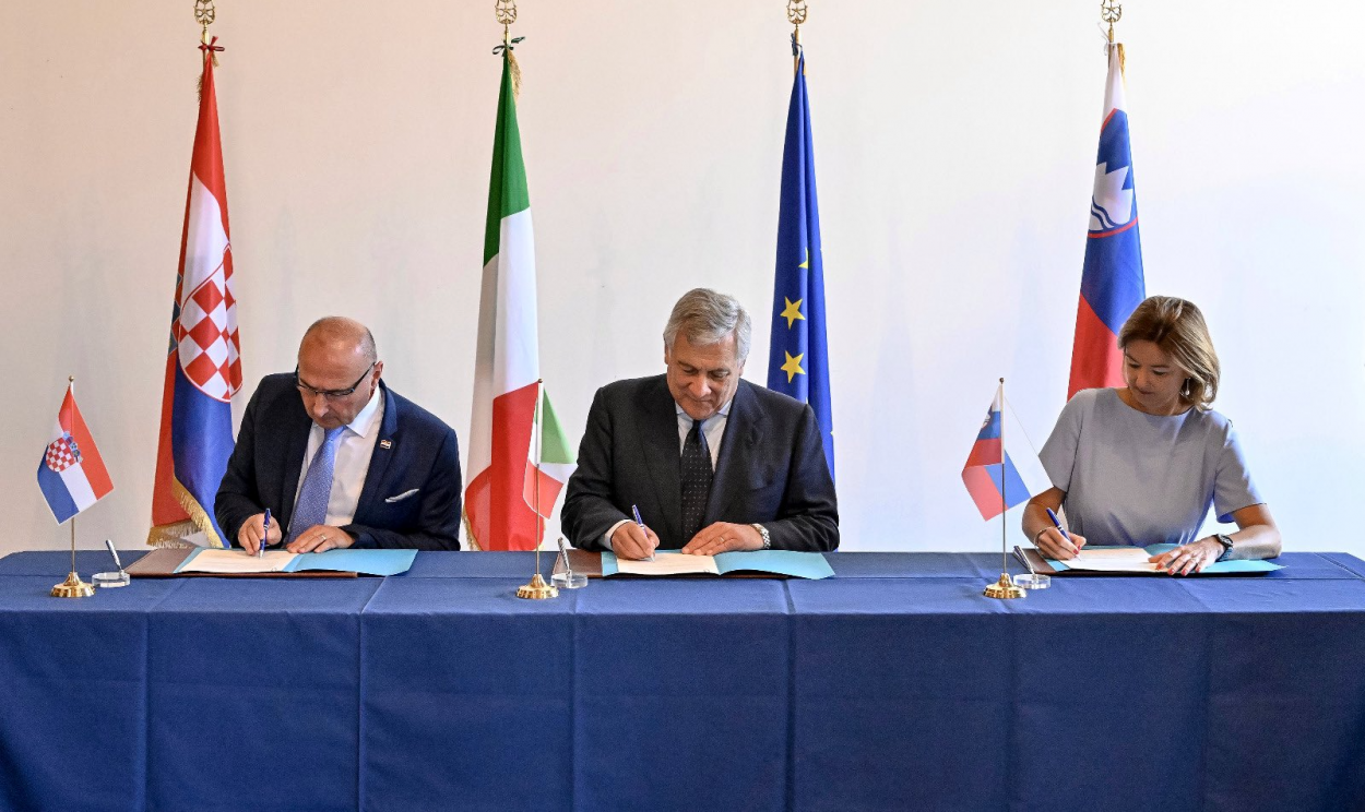 Chanceleres da Itália, Eslovênia e Croácia assinam declaração coletiva que tem migração como um dos temas centrais
