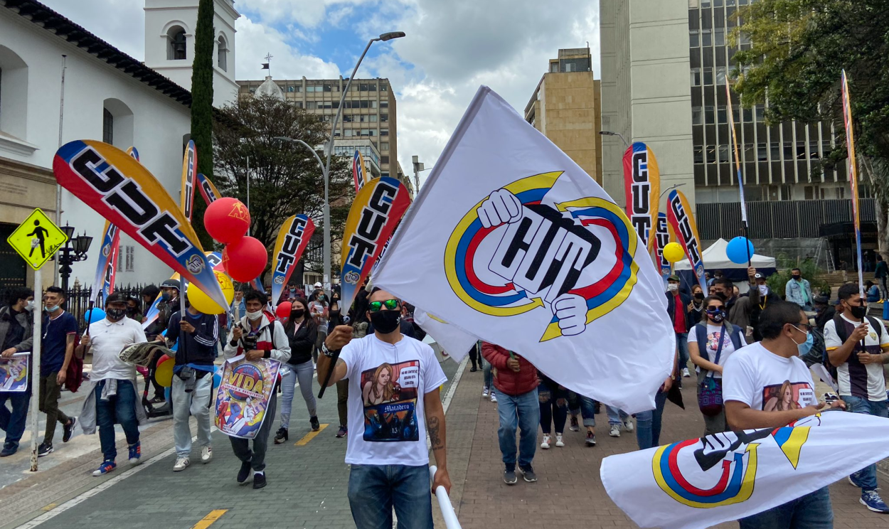 Com lema 'Pela vida, paz, democracia e negociação do plano emergencial', colombianos rechaçaram falta de diálogo do governo com movimentos sociais