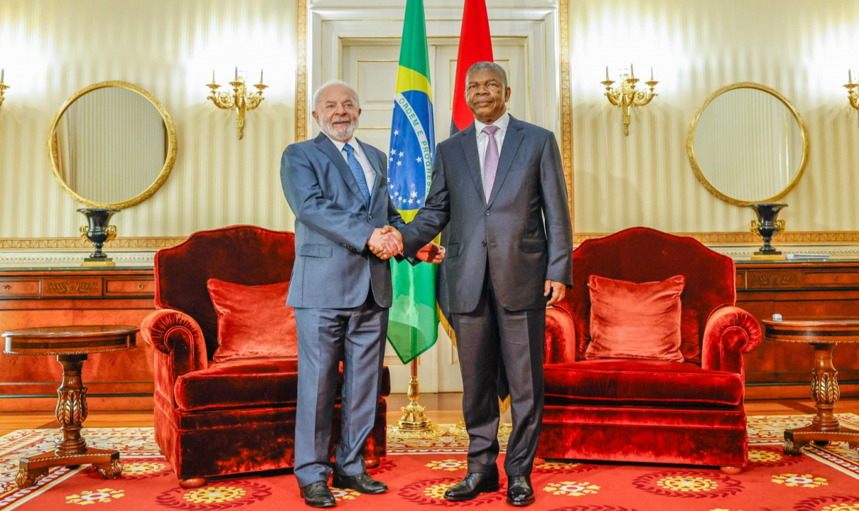 Em Angola, presidente brasileiro convidou seu homólogo João Lourenço a participar de reuniões do G20 em 2024, quando Brasil terá Presidência pro tempore do organismo