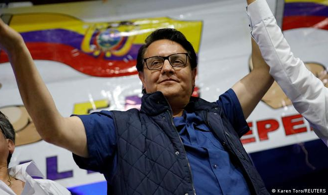 Villavicencio era segundo nas pesquisas, atrás de candidata ligada a seu desafeto, o ex-presidente Rafael Correa