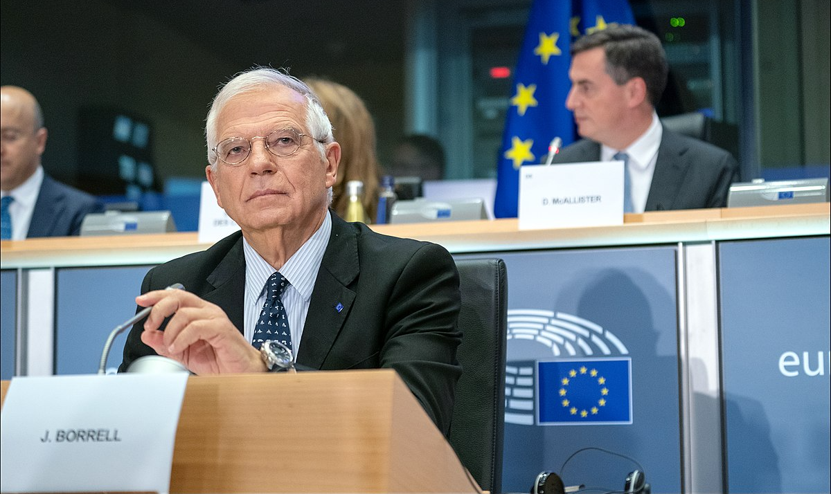 Josep Borrell pede respeito às 'instituições democráticas'; TSE confirma 7 missões de observação eleitoral