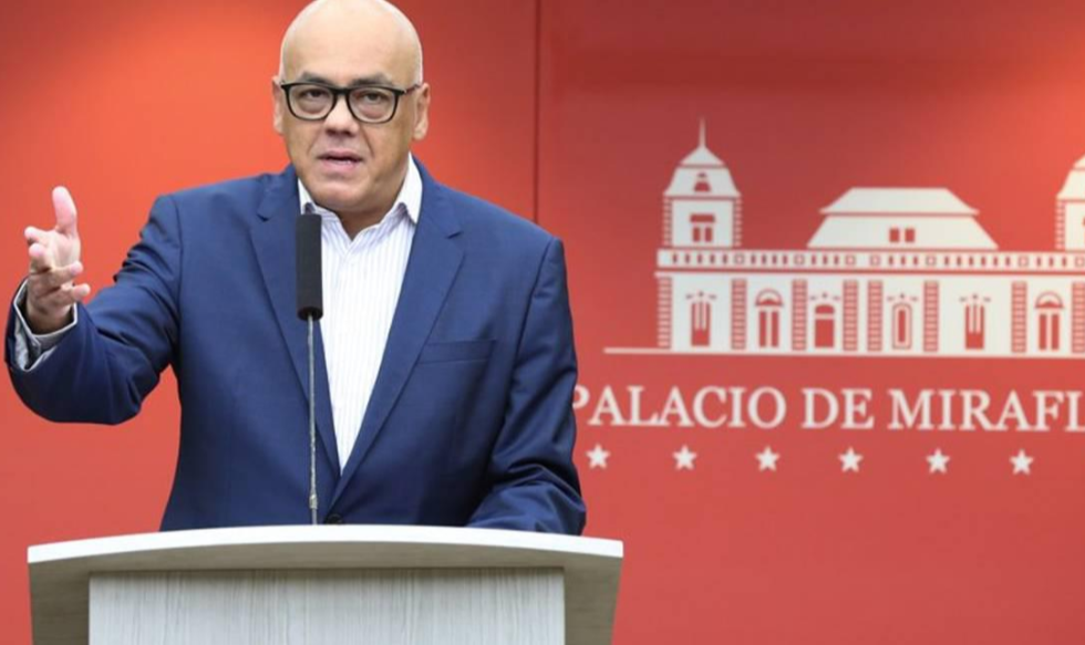 Vice-presidente de Comunicação, Jorge Rodríguez, denunciou o envolvimento de Brasil e Colômbia em um ataque contra uma unidade militar no sul do território venezuelano