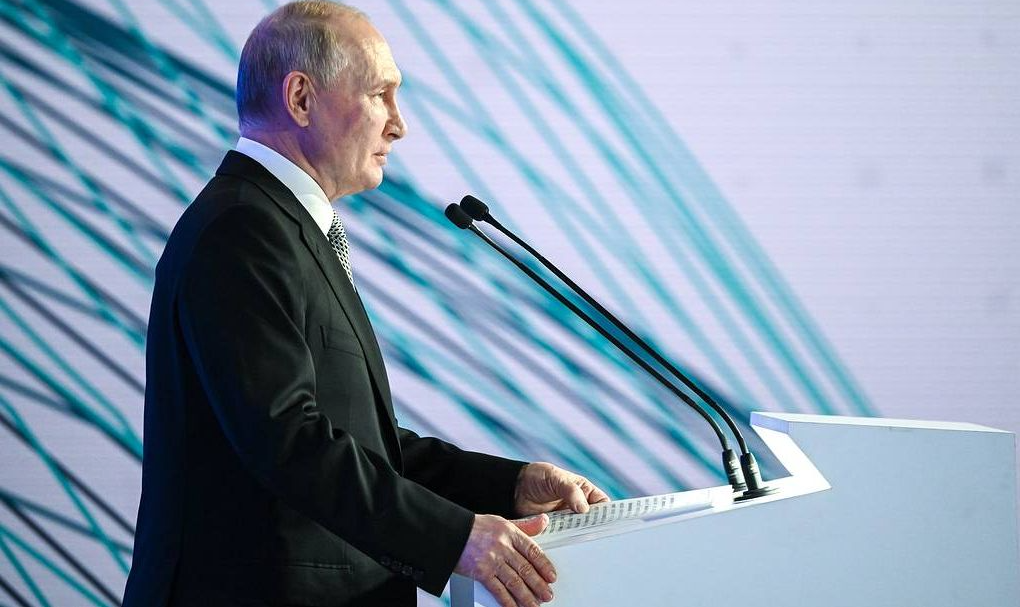 Mandatário russo também prometeu impulsionar projeto para desenvolvimento de tecnologias quânticas e de criar ‘economia de dados’ até 2030