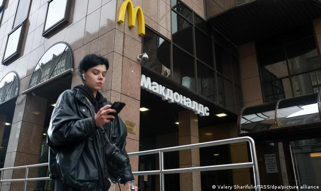 Comprador de todos os 850 restaurantes da rede de fast-food no país é empresário russo dono de 25 franquias na Sibéria