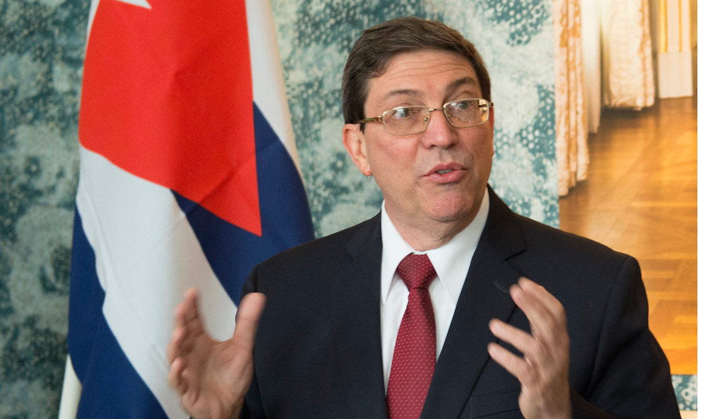 A partir de agora estão proibidos voos fretados entre EUA e Cuba, exceto Havana; Chanceler cubano, Bruno Rodríguez, disse rejeitar veementemente a nova proibição