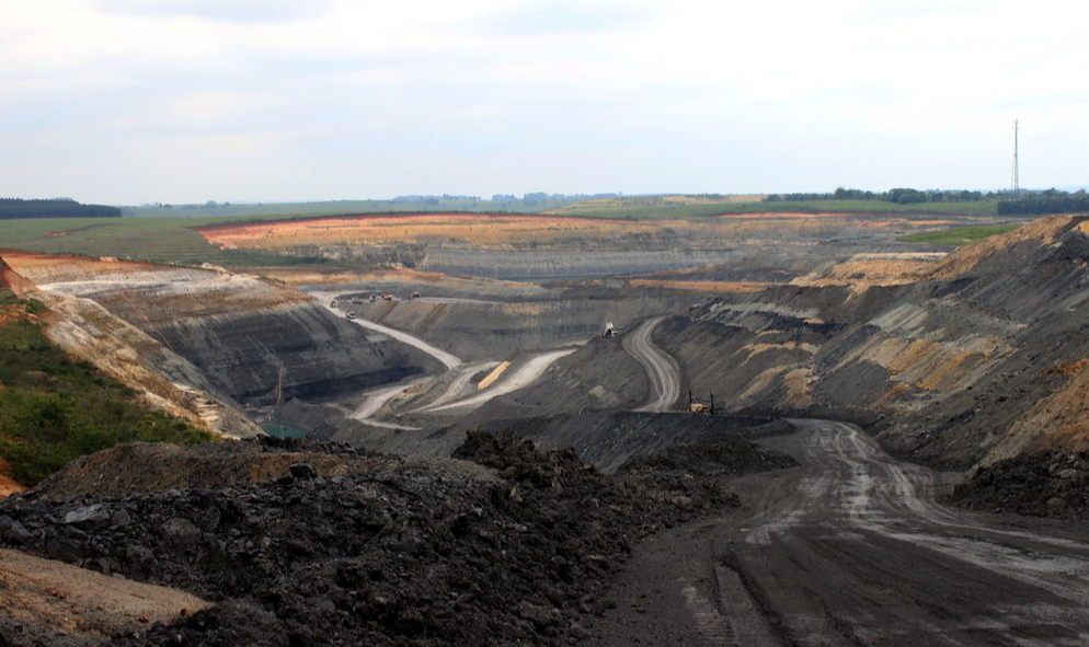 Colômbia: trabalhadores pedem suspensão de exportações de carvão a Israel
