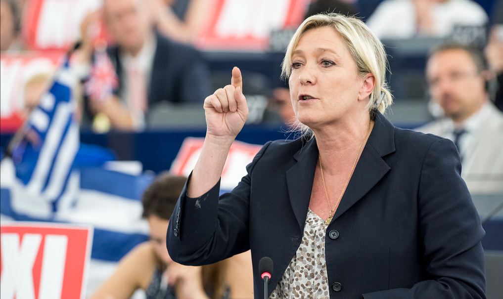 Marine Le Pen pode ficar inelegível por dez anos e ser presa se denúncia for acatada pelos juízes e processo for aberto