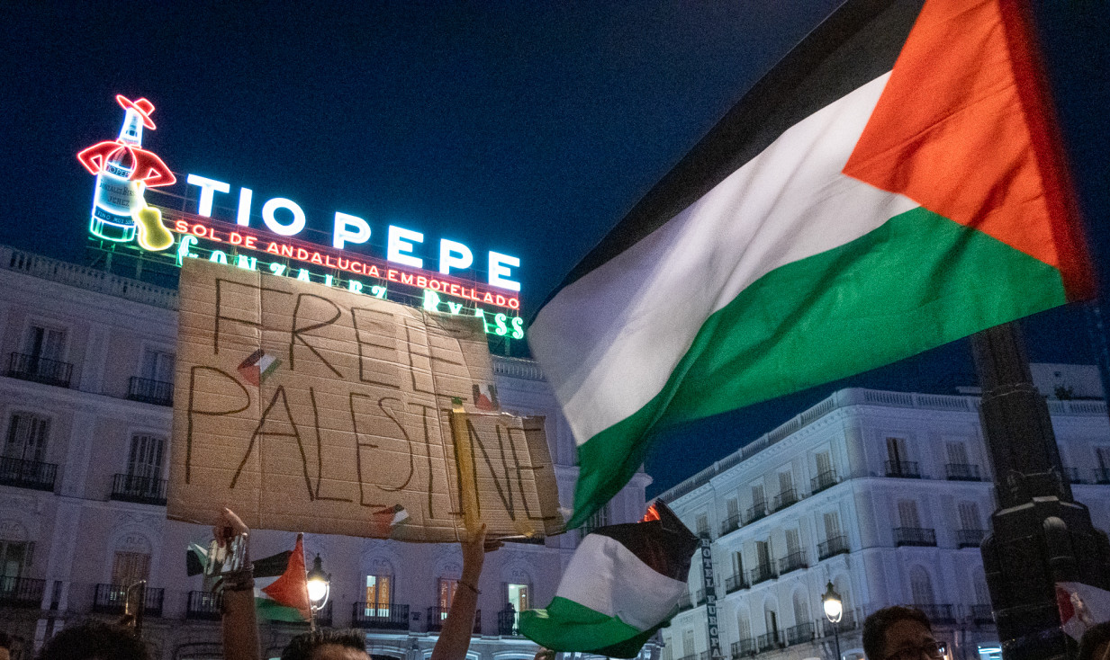 Populações de Espanha, Argentina, Canadá, Grécia e outros países saíram às ruas para pedir o fim dos ataques de Israel à Faixa de Gaza