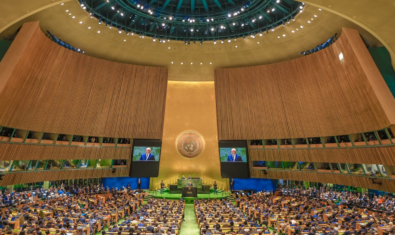 Em tradicional discurso de abertura na Assembleia Geral das Nações Unidas, presidente brasileiro critica tentativas de 'reeditar a Guerra Fria'