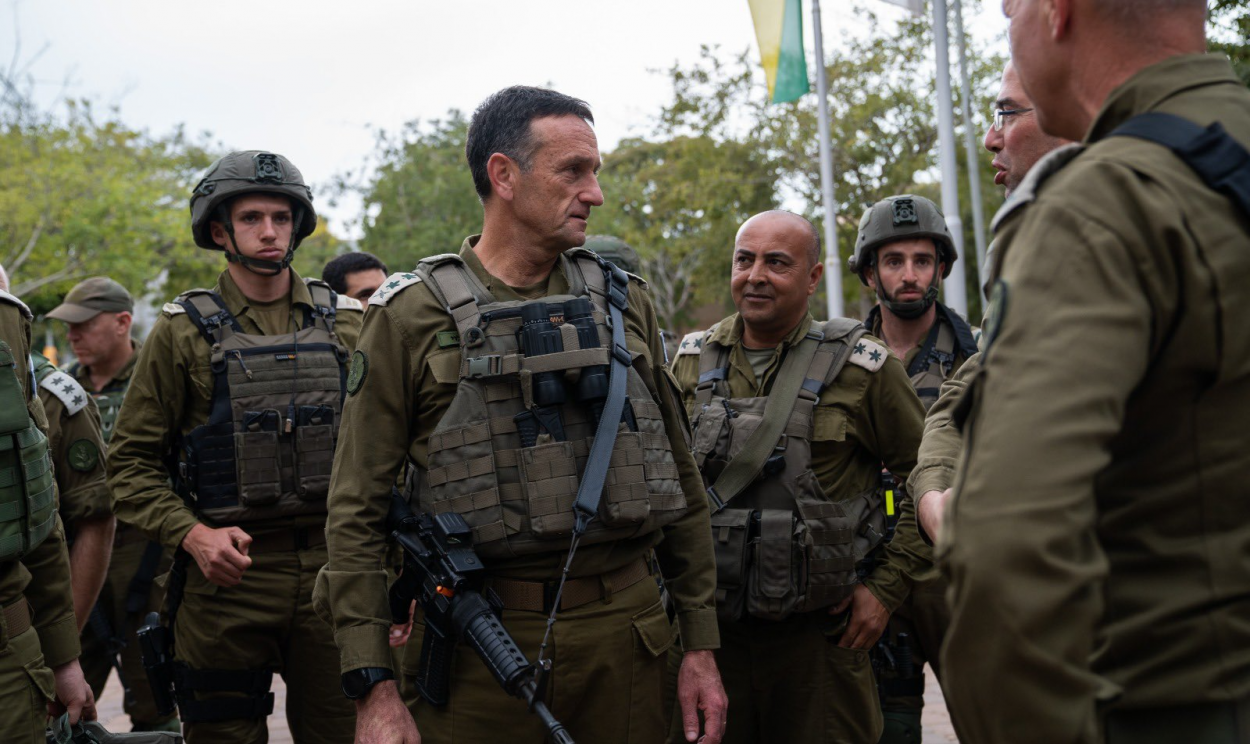 Israel anuncia evacuação de civis na fronteira com o Líbano após embates com Hezbollah