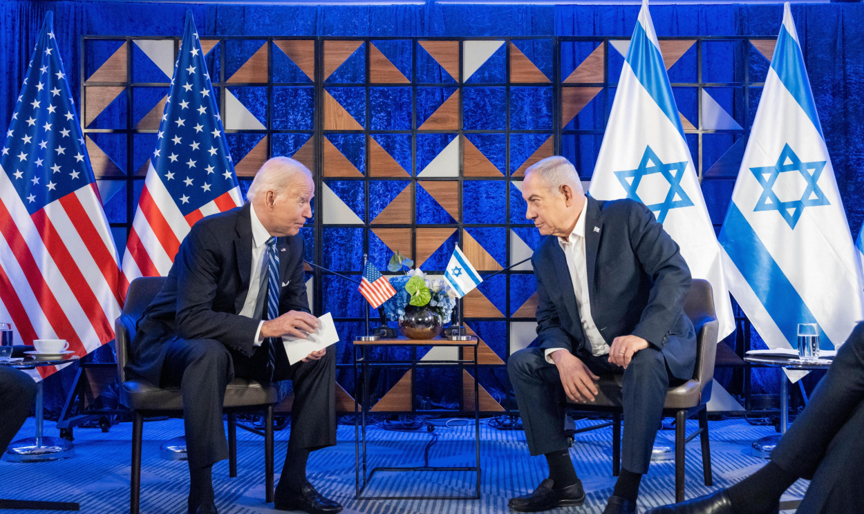 Mesmo admitindo ter ficado 'indignado e triste com a explosão', presidente dos EUA afirmou que o mundo 'saberá que Israel estará mais forte do que nunca'