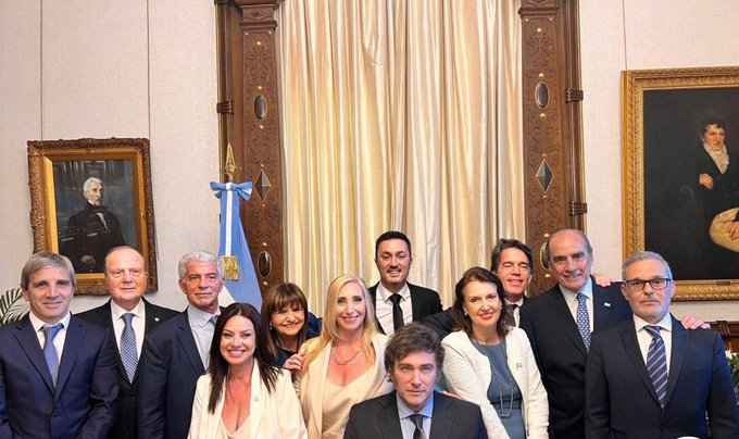 Como prometido durante campanha eleitoral, nova reforma excluiu Ministérios da Mulher, Educação, Ciência e Trabalho; veja novo esquema de governo argentino