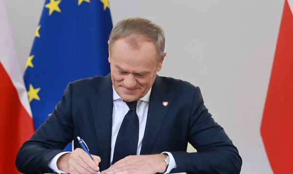 Tusk volta ao poder disposto a liderar o país a uma reaproximação com a União Europeia, após um longo período de confronto entre Varsóvia e Bruxelas