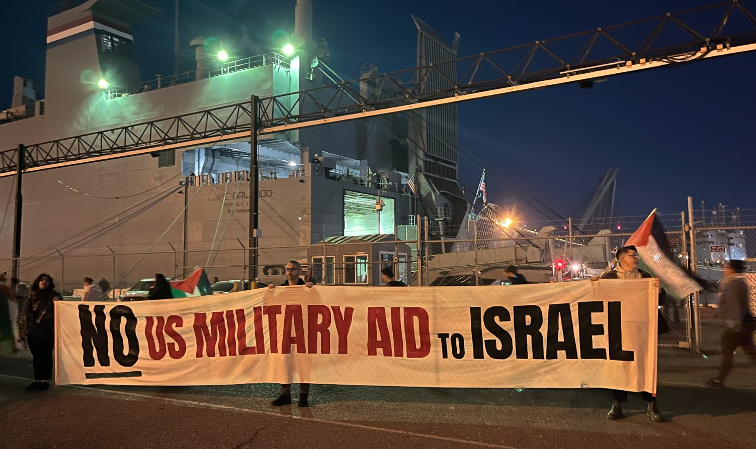 Organização árabe bloqueia navio com ajuda militar dos EUA a Israel