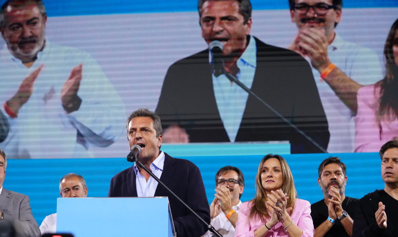 Candidato peronista, que obteve 44,1% dos votos, disse que ligou para seu adversário e o felicitou como novo presidente eleito da Argentina
