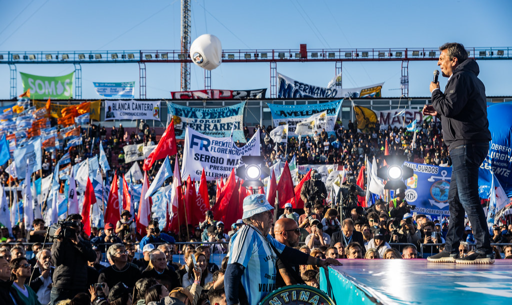 Apesar do alívio dos kirchneristas após primeiro turno, está claro que a política argentina passa por uma remodelação que mina o “acordo democrático”