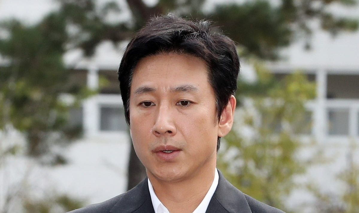Oposição denuncia estratégia do governo conservador de Yoon Suk Yeol de usar celebridades como Lee Sun Kyun para encobrir polêmicas internas