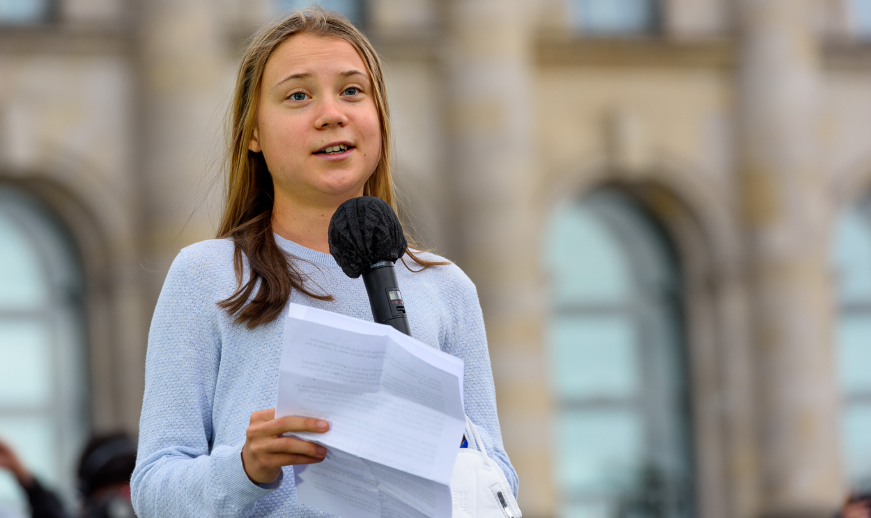 Ativista sueca foi detida em outubro em ato no qual ela e outros manifestantes bloquearam a entrada de um hotel onde se realizava conferência sobre petróleo e gás