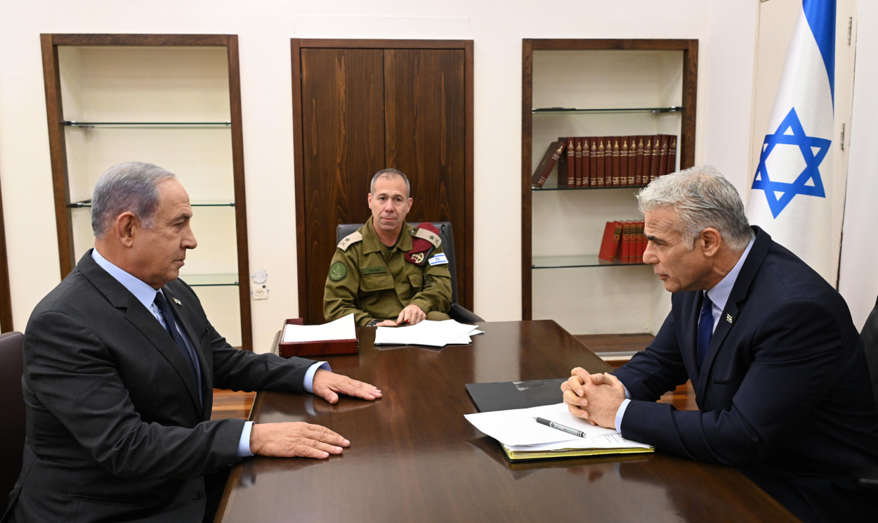 Para Yair Lapid, do partido liberal Yesh Atid, nova operação militar contra Palestina pede novo gabinete, capaz de enfrentar ‘campanha complexa e prolongada’