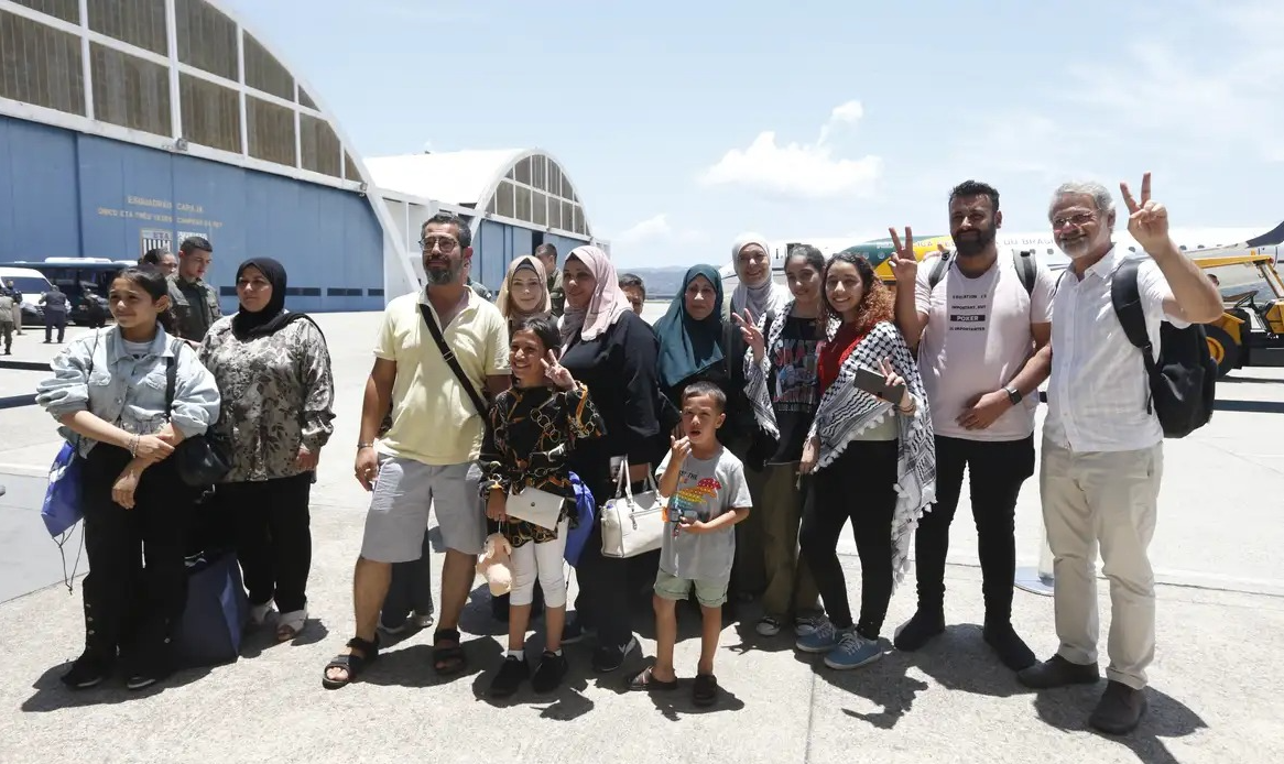 Grupo de brasileiros repatriado do enclave chegou a Brasília na madrugada de segunda-feira (13/11), após mais de um mês de espera