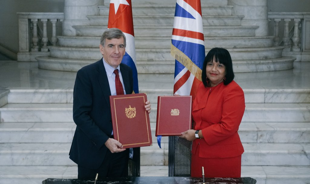 Cuba e Reino Unido buscam diálogo político e de cooperação com assinatura de acordo de Diálogo Político e Cooperação