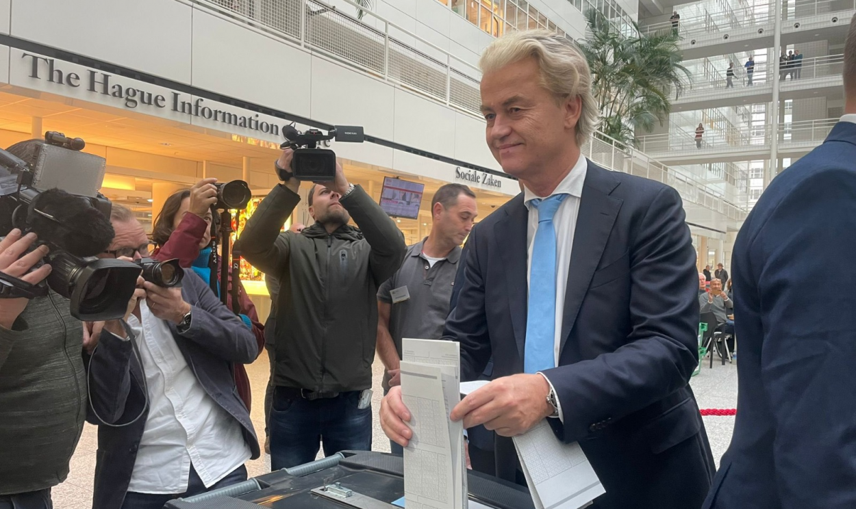 Extrema direita europeia celebra vitória de Geert Wilders na Holanda